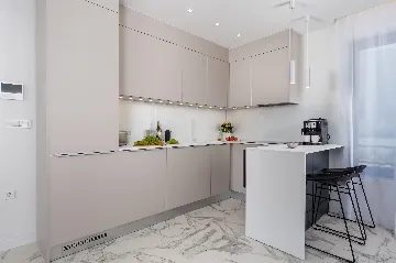 2-Bedroom Apartment with Sea-View Balcony in Malinska