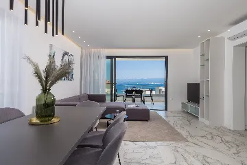 2-Bedroom Apartment with Sea-View Balcony in Malinska