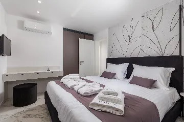 Penthouse Apartment with Sea-View Whirlpool in Malinska