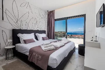 Penthouse Apartment with Sea-View Whirlpool in Malinska