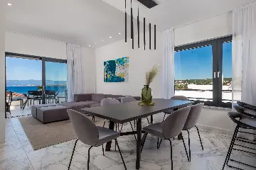 Penthouse Apartment with Sea-View Whirlpool in Malinska