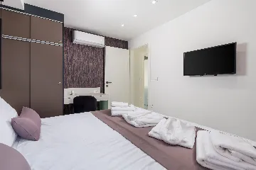 Penthouse Apartment with Sea-View Whirlpool in Malinska