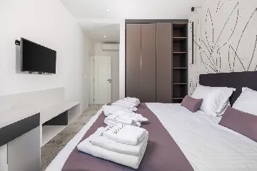 Penthouse Apartment with Sea-View Whirlpool in Malinska