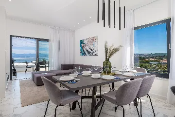 Penthouse Apartment with Sea-View Whirlpool in Malinska