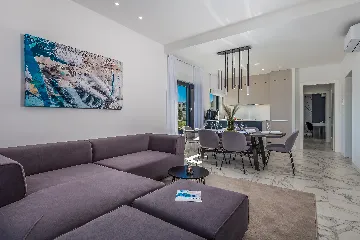 Penthouse Apartment with Sea-View Whirlpool in Malinska