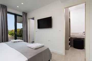 2-Bedroom Apartment in Malinska (Krk) for 5 Guests