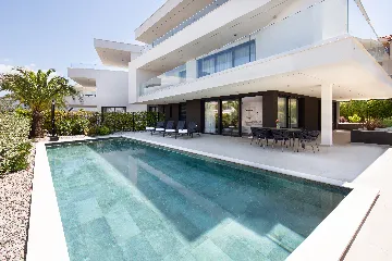 2-Bedroom Apartment in Malinska (Krk) for 5 Guests