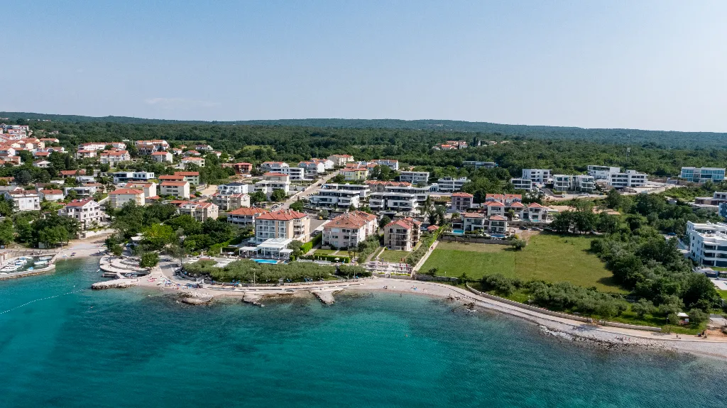 Apartment with Private Jacuzzi Terrace in Malinska