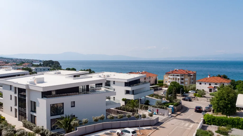 Apartment with Private Jacuzzi Terrace in Malinska