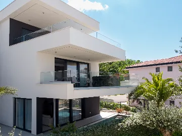 Apartment with Private Jacuzzi Terrace in Malinska