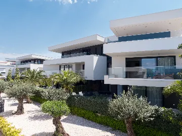 Apartment with Private Jacuzzi Terrace in Malinska