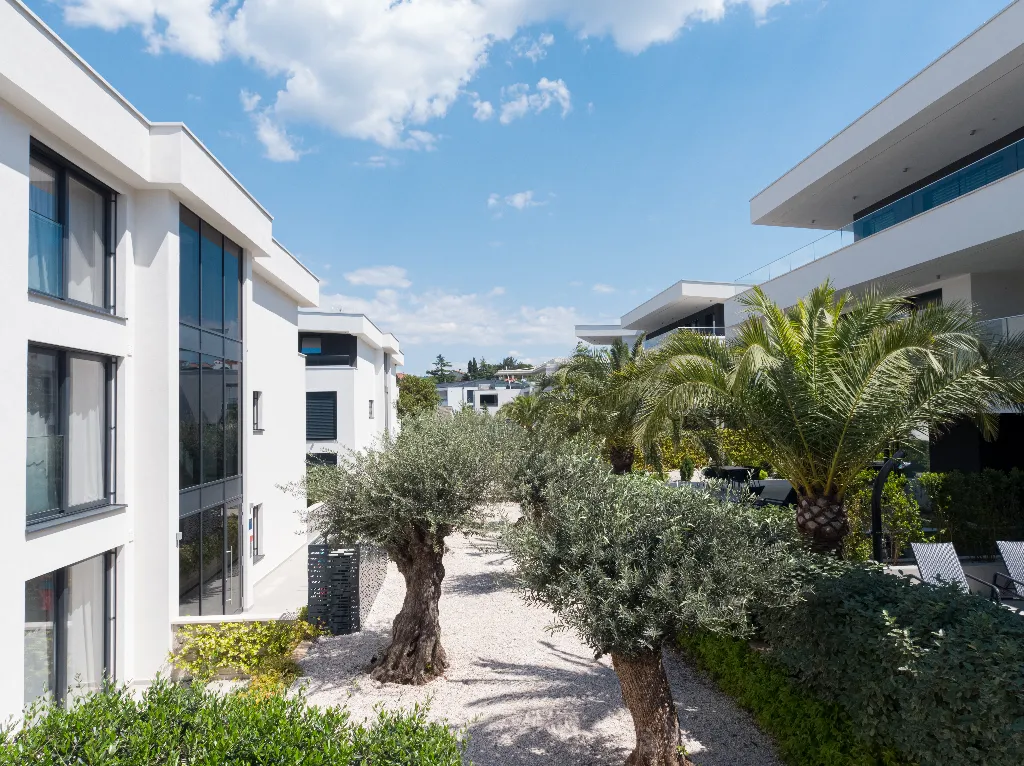 Apartment with Private Jacuzzi Terrace in Malinska