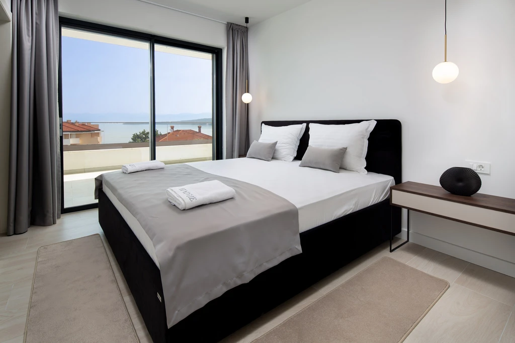 Malinska (Krk) Sea View Apartment for 7 Guests