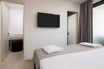 Malinska (Krk) Sea View Apartment for 7 Guests