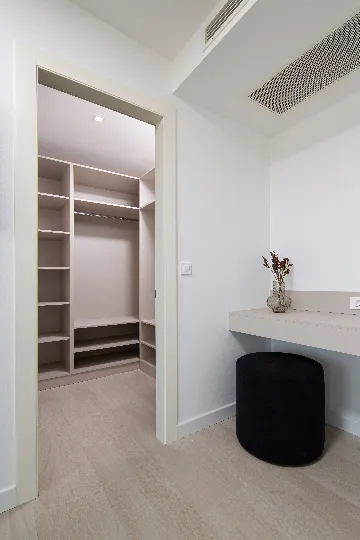 Malinska (Krk) Sea View Apartment for 7 Guests