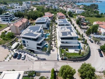 4-Bedroom Apartment with Jacuzzi Terrace, Malinska