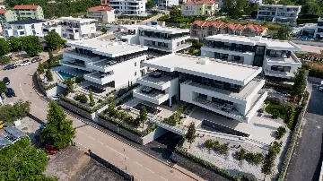 4-Bedroom Apartment with Jacuzzi Terrace, Malinska