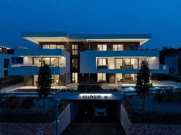 4-Bedroom Apartment with Jacuzzi Terrace, Malinska