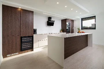 4-Bedroom Apartment with Jacuzzi Terrace, Malinska