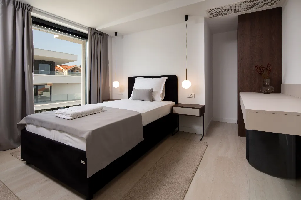 4-Bedroom Apartment with Jacuzzi Terrace, Malinska