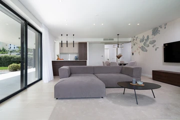 3-Bedroom Apartment in Malinska for Up to 7 Guests