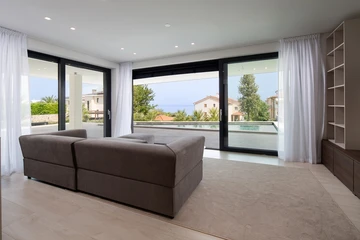 3-Bedroom Apartment in Malinska for Up to 7 Guests