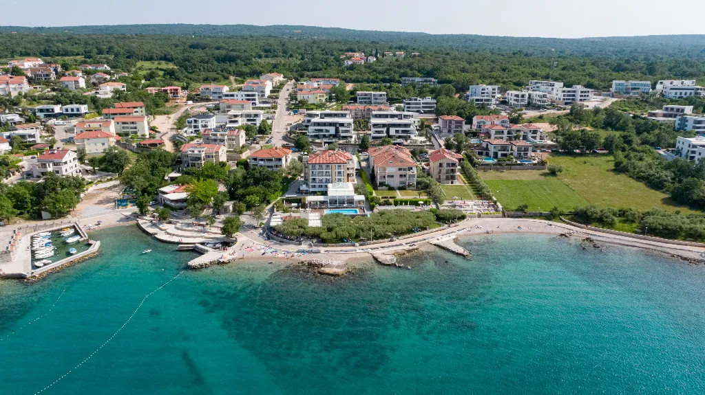 3-Bedroom Apartment in Malinska for Up to 7 Guests