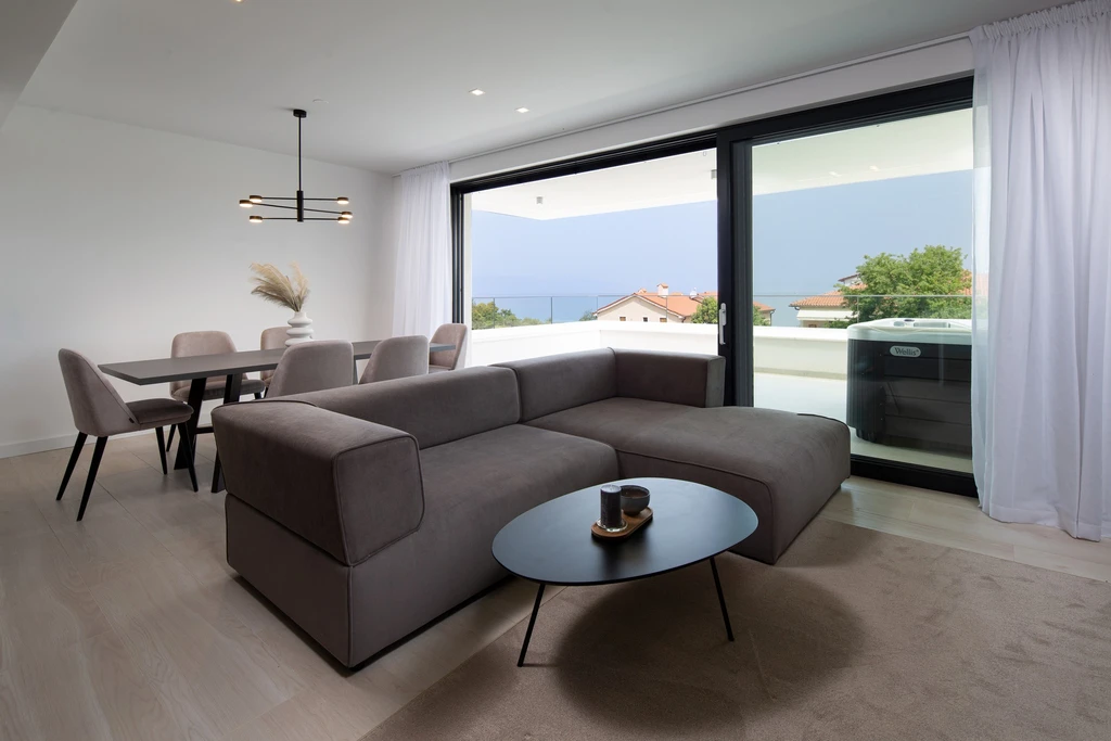 3-Bedroom Apartment in Malinska with Private Jacuzzi