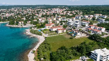 Malinska (Krk) Apartment for 7 with Private Jacuzzi