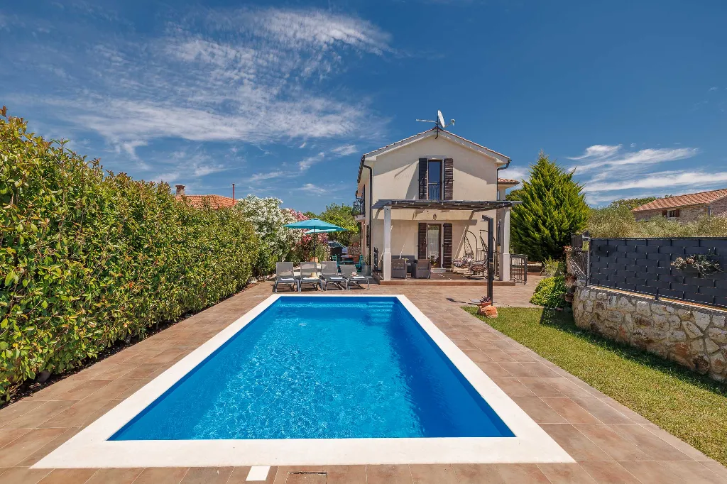 Villa with Private Pool in Sveti Ivan Dobrinjski (Krk)