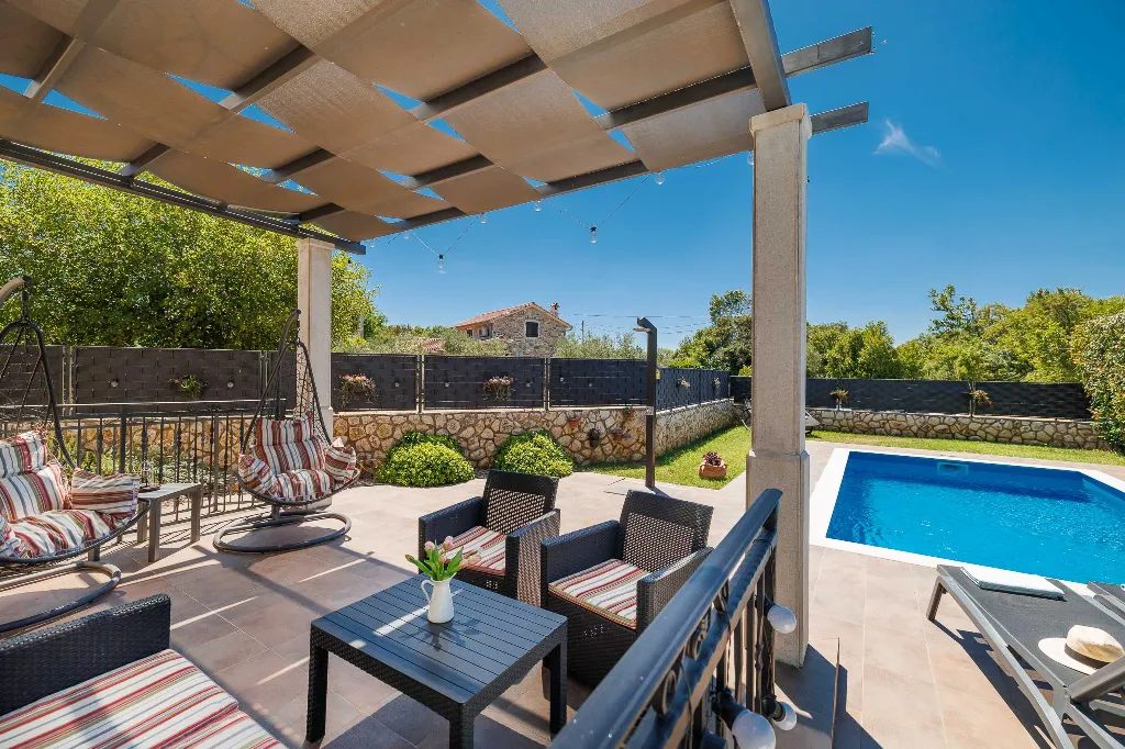 Villa with Private Pool in Sveti Ivan Dobrinjski (Krk)