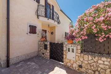 Villa with Private Pool in Sveti Ivan Dobrinjski (Krk)