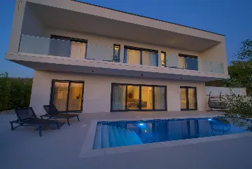 4-Bedroom Villa in Linardici (Krk) with Private Pool