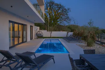 4-Bedroom Villa in Linardici (Krk) with Private Pool