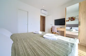 4-Bedroom Villa in Linardici (Krk) with Private Pool