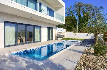 4-Bedroom Villa in Linardici (Krk) with Private Pool