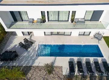 4-Bedroom Villa in Linardici (Krk) with Private Pool