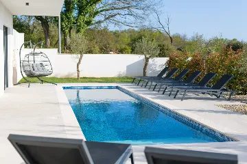 4-Bedroom Villa in Linardici (Krk) with Private Pool