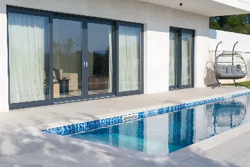 4-Bedroom Villa in Linardici (Krk) with Private Pool