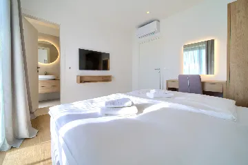 4-Bedroom Villa in Linardici (Krk) with Private Pool