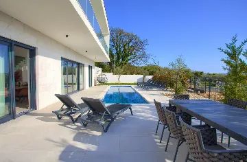 4-Bedroom Villa in Linardici (Krk) with Private Pool