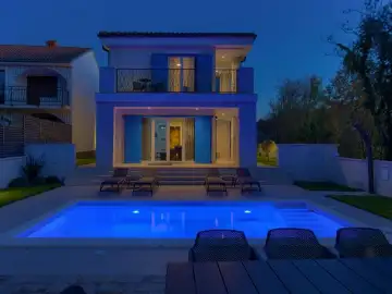 Modern Villa in Malinska on Krk for 12