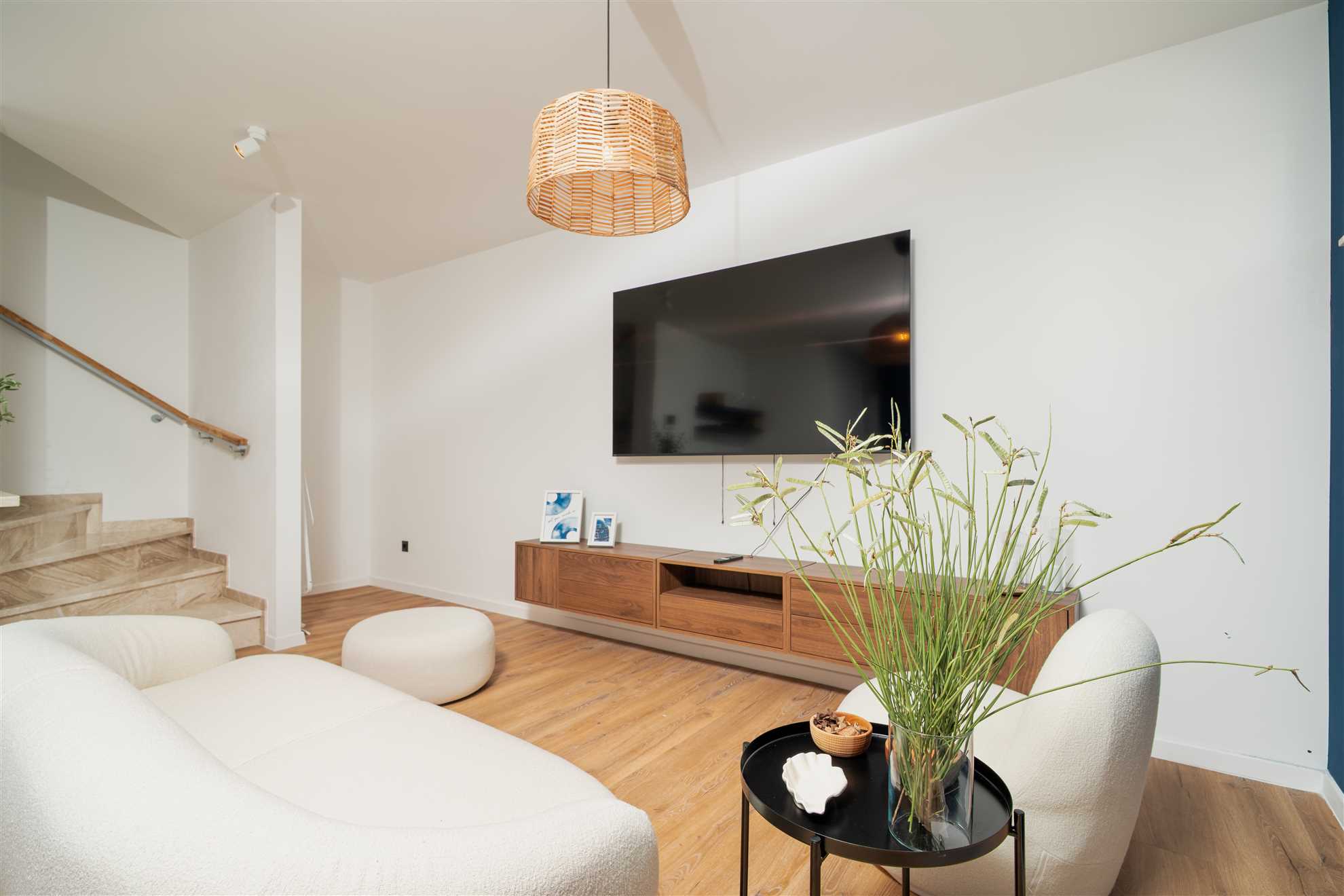Villa Galeb - Spacious Family Apartment with Rooftop Terrace and Panoramic Sea View