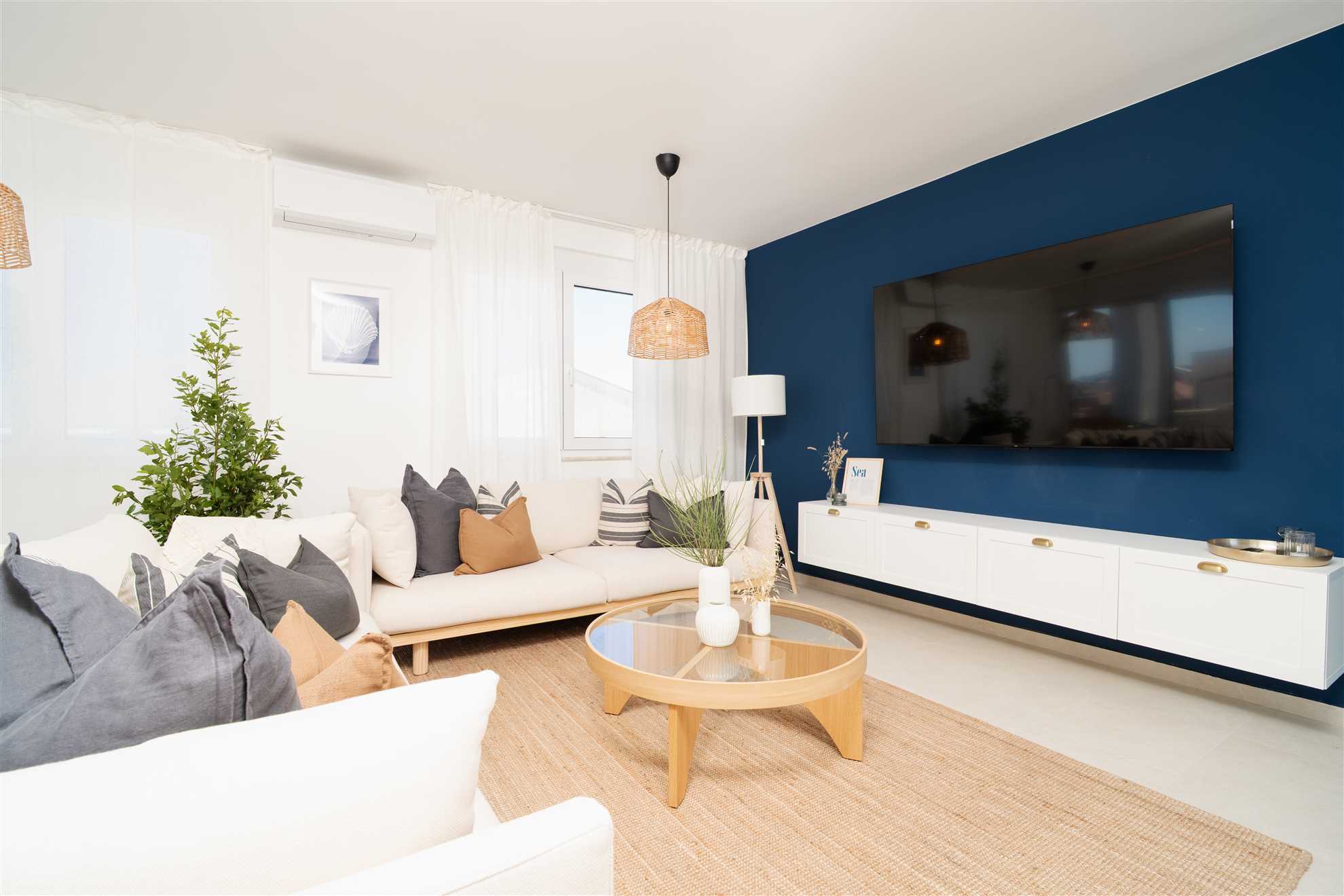 Villa Galeb - Spacious Family Apartment with Rooftop Terrace and Panoramic Sea View