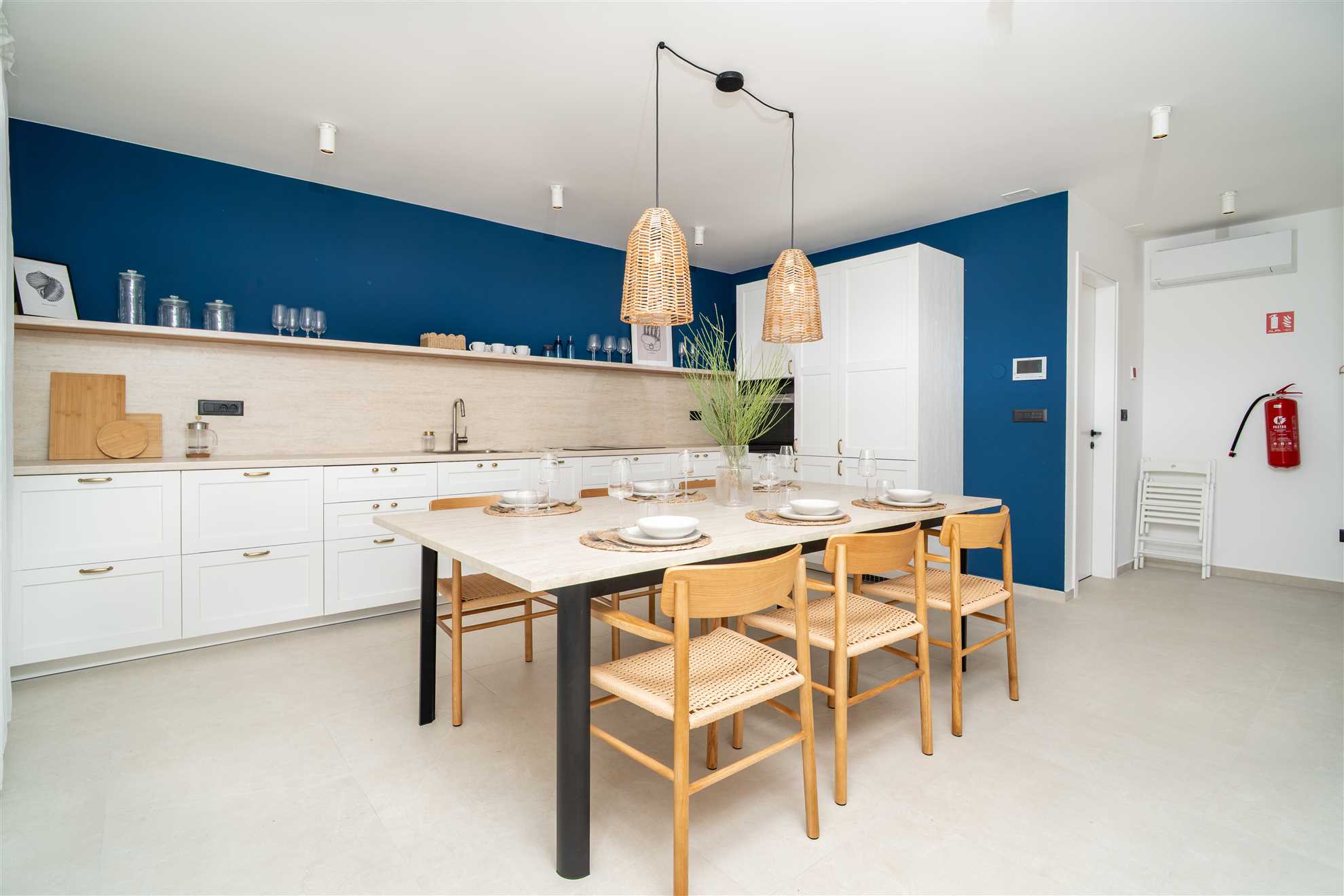 Villa Galeb - Spacious Family Apartment with Rooftop Terrace and Panoramic Sea View