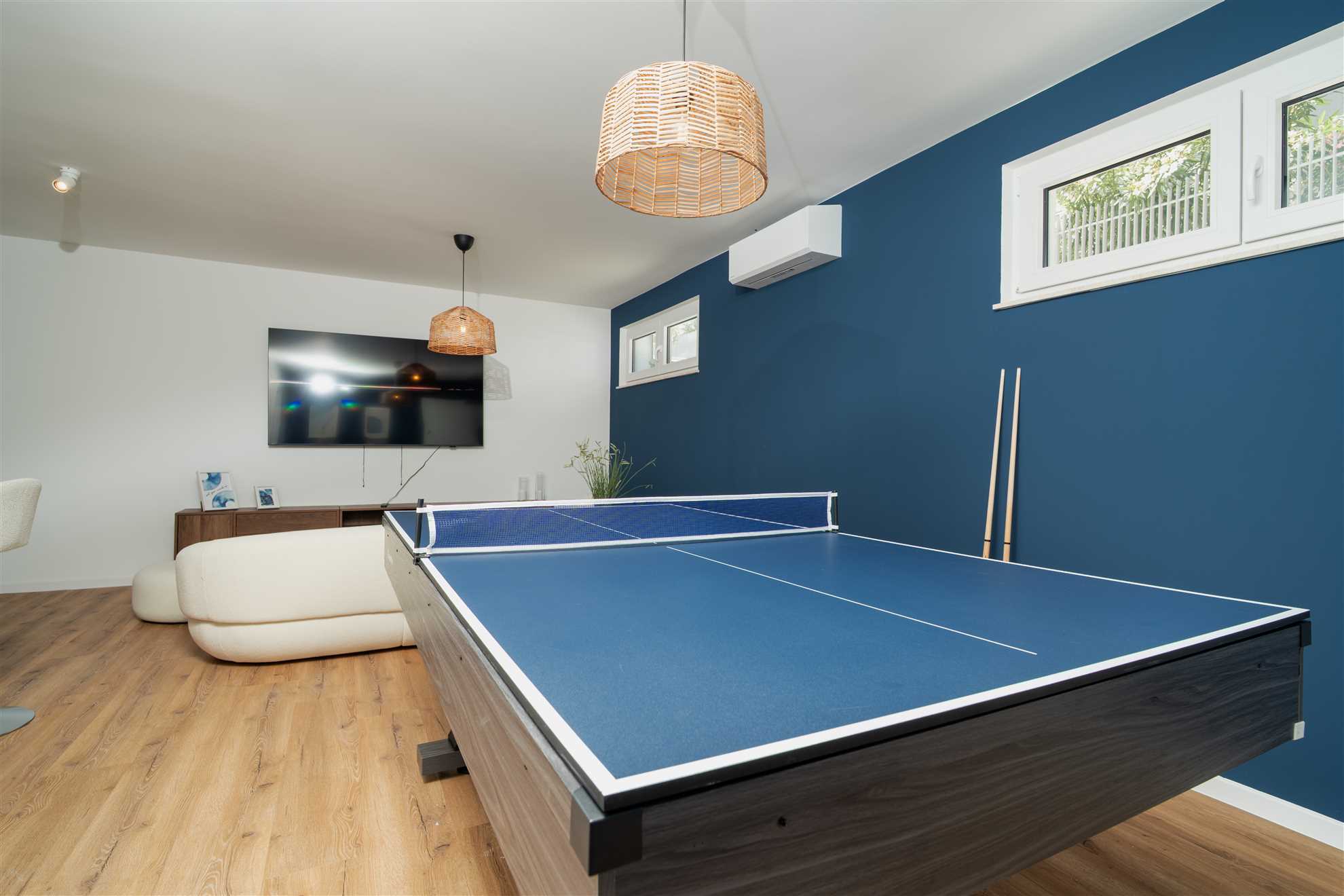 Villa Galeb - Spacious Family Apartment with Rooftop Terrace and Panoramic Sea View