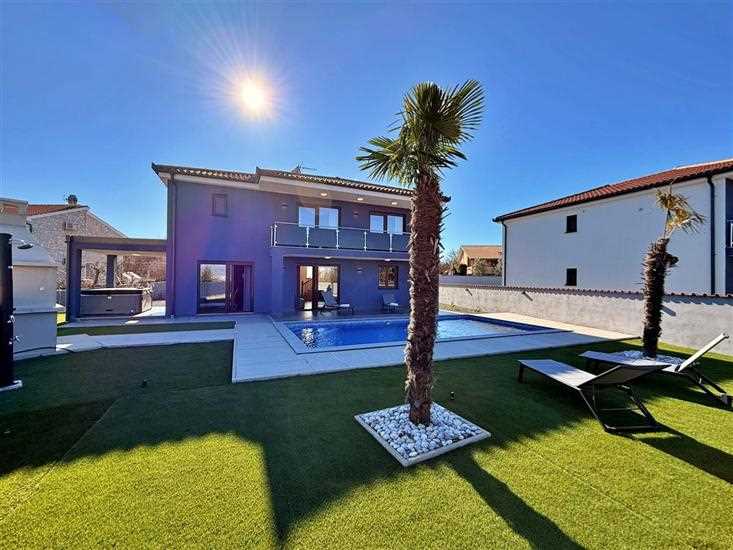 Villa Blue Lagoon – sodobna vila z bazenom in masažno kadjo na otoku Krk