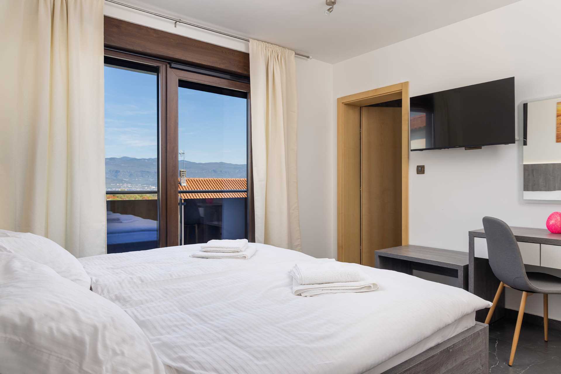 Villa Azur – Modern Villa with a Swimming Pool and Jacuzzi on the Island of Krk
