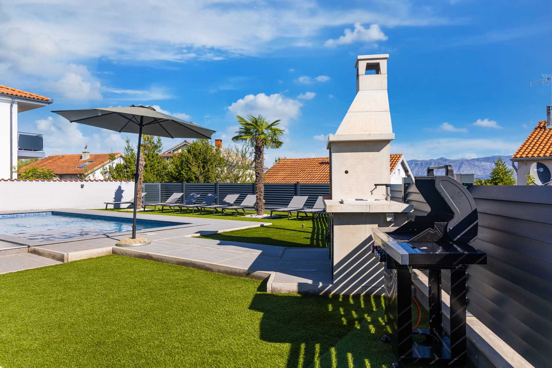 Villa Azur – Modern Villa with a Swimming Pool and Jacuzzi on the Island of Krk
