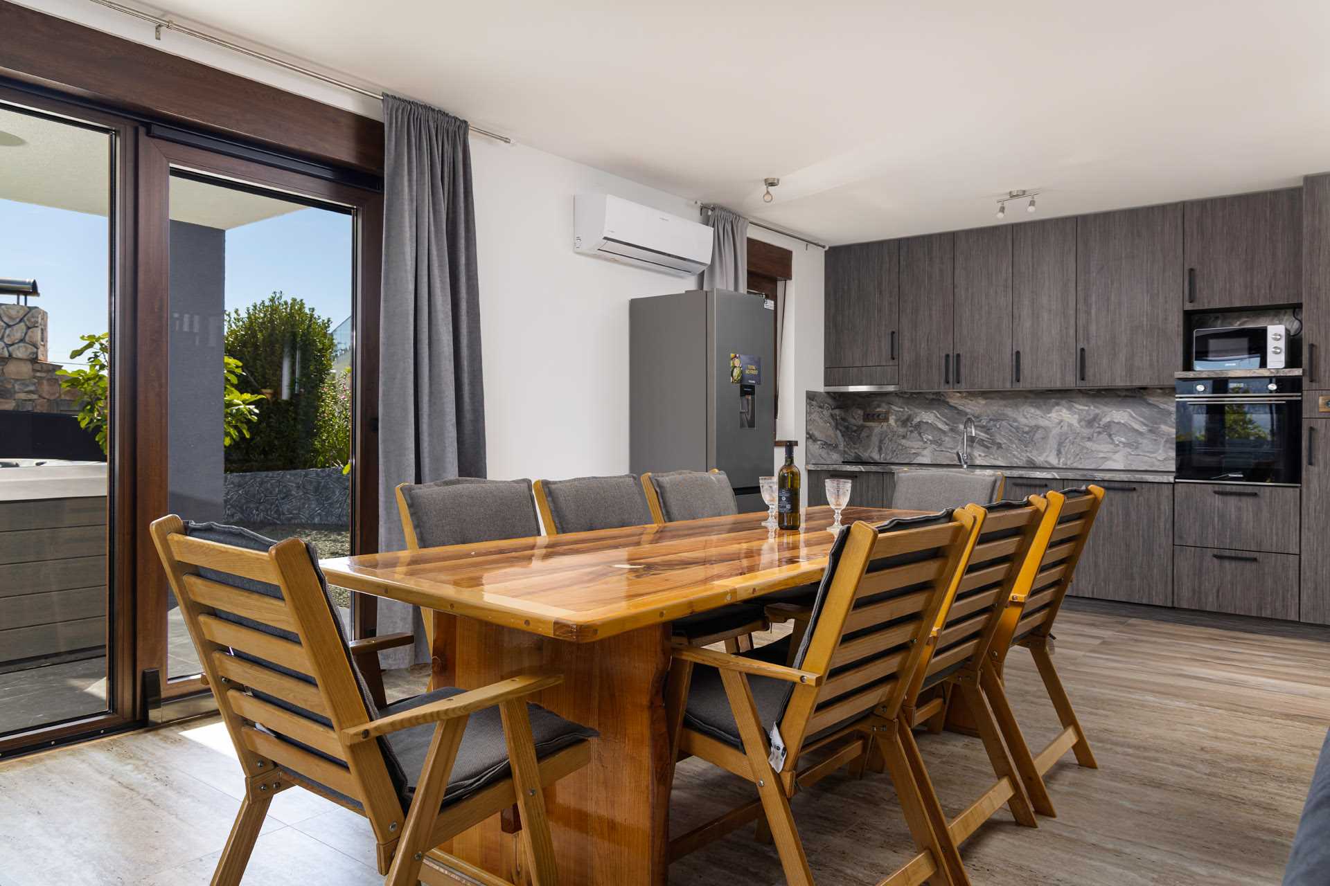 Villa Azur – Modern Villa with a Swimming Pool and Jacuzzi on the Island of Krk